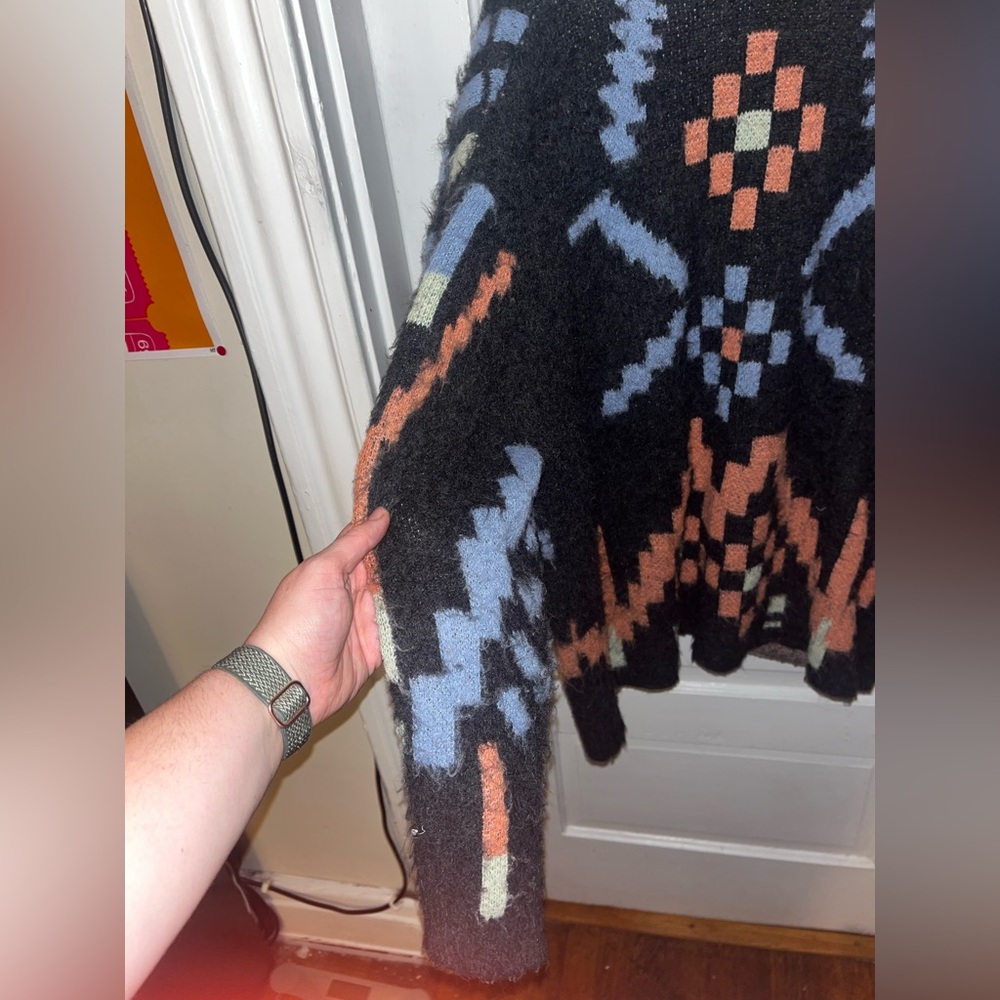 Cider V-NECK GEOMETRIC BUTTON POCKET CARDIGAN - image 7